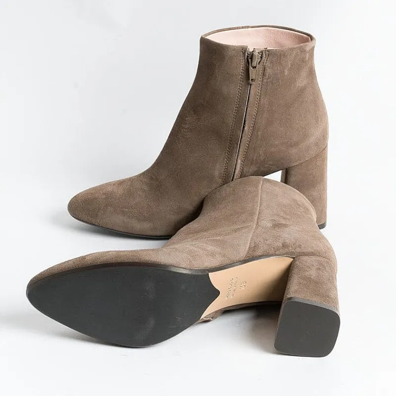 Anna F. Anna F - Stivaletto - 9791 - Camoscio Visone<Collezione Scarpe Donna Stivaletti
