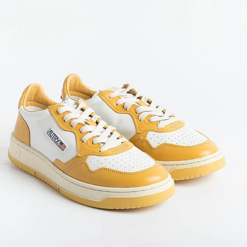 AUTRY - Collezione uomo Autry Sneakers Aulm Wb12 - Low Man All Leat - Bianco/Gallo Ocra<Collezione Scarpe Uomo Sneakers