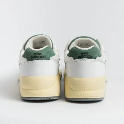NEW BALANCE - Collezione Uomo New Balance - Sneakers - Mt580Rca - Bianco Verde<Collezione Scarpe Uomo Sneakers