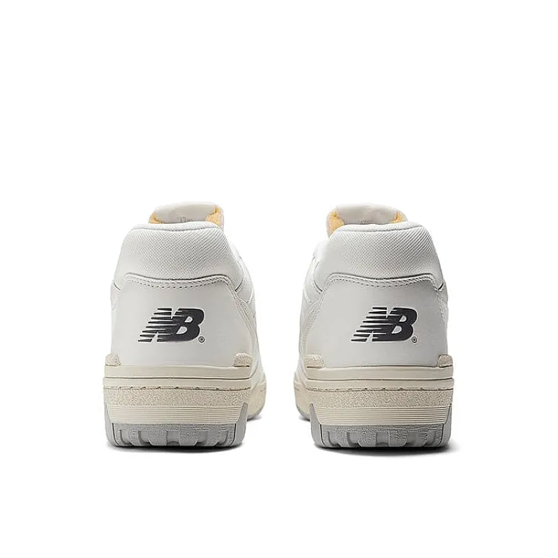 NEW BALANCE - Collezione Uomo New Balance - Sneakers Bb550Pwg - Bianco Beige<Collezione Scarpe Uomo Sneakers