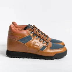 NEW BALANCE - Collezione Uomo New Balance - Sneakers Scarponcino Urainog - Cuoio E Blu<Collezione Scarpe Uomo Sneakers